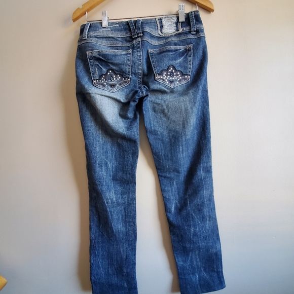 Skinny distressed jeans, shorter legs, great for ankle boots, small size - Picture 5 of 8
